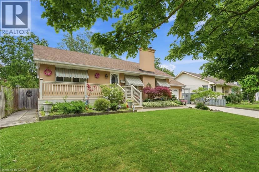147 VILLAGE Road — photo 3 of 37