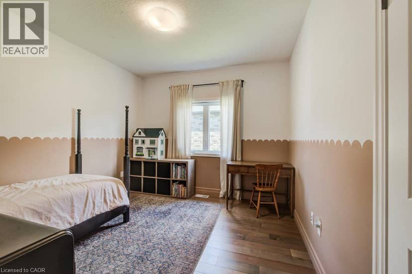 24 GILMER Crescent — photo 12 of 40