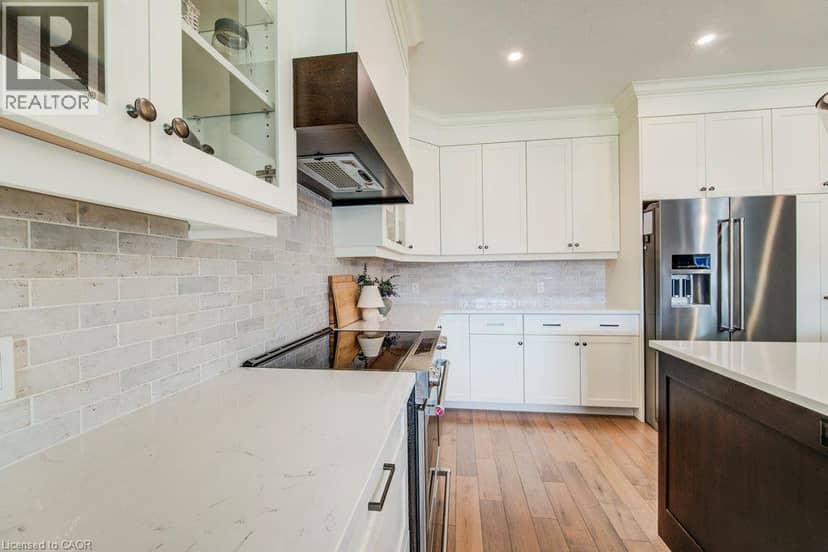 24 GILMER Crescent — photo 18 of 40