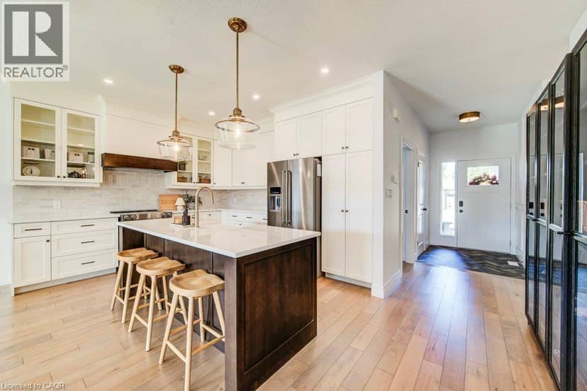 24 GILMER Crescent — photo 16 of 40