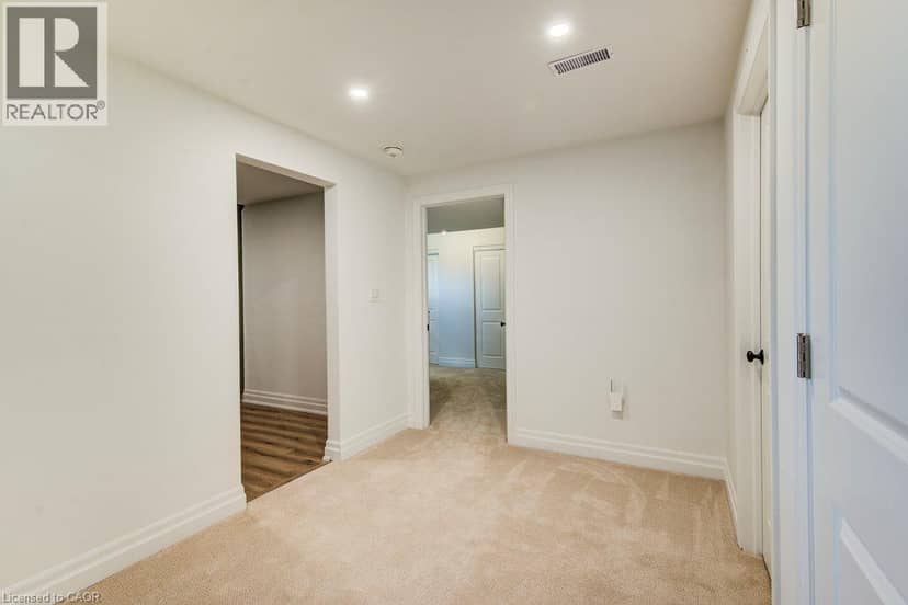 24 GILMER Crescent — photo 40 of 40