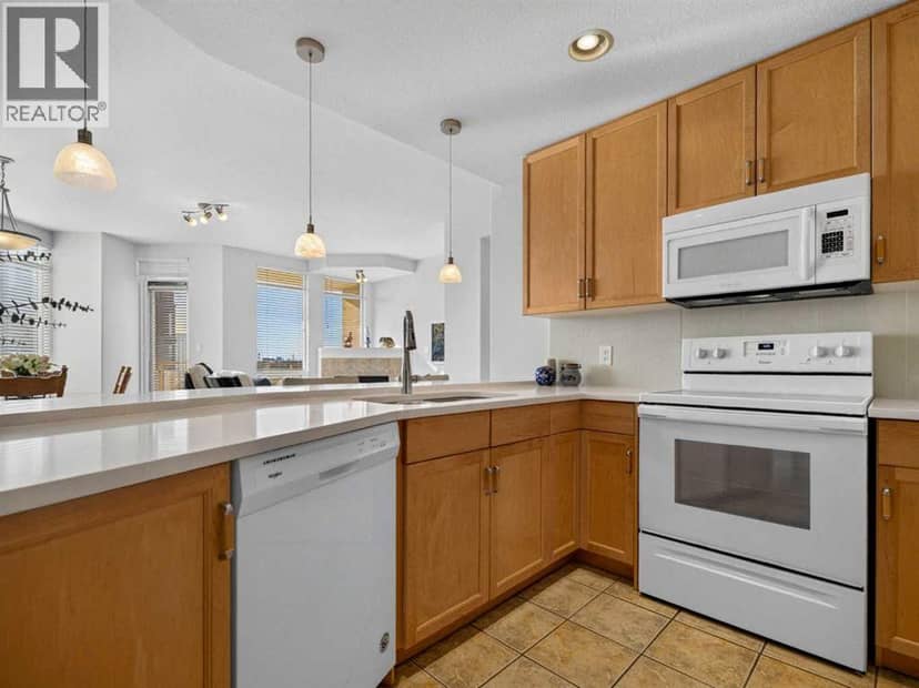 704, 1718 14 Avenue NW — photo 9 of 40