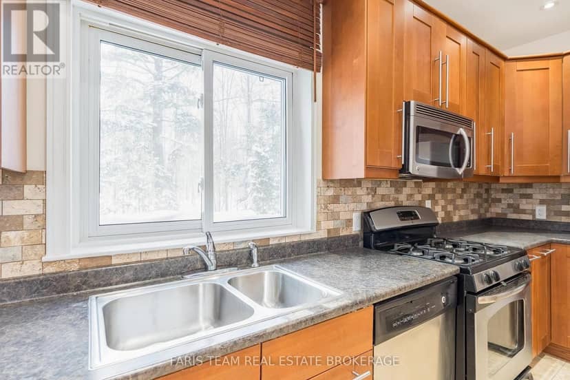 2384 Champlain Road — photo 6 of 35