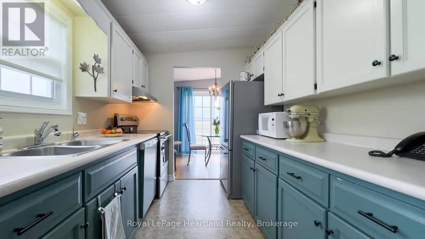 52 Algonquin Lane — photo 17 of 39