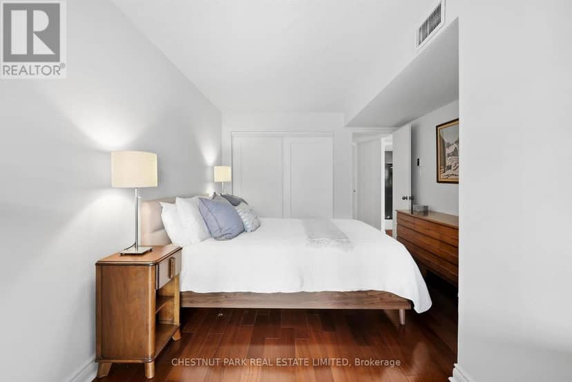 211 - 65 Scadding Avenue — photo 15 of 33