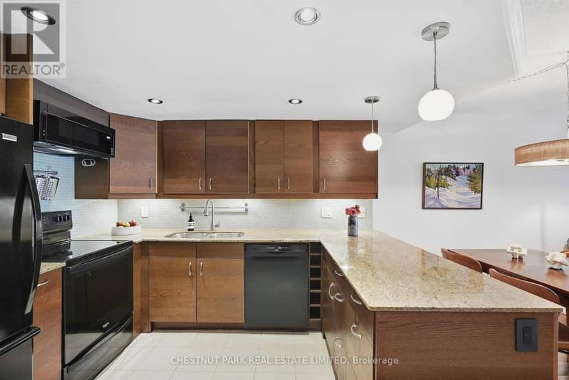 211 - 65 Scadding Avenue — photo 4 of 33