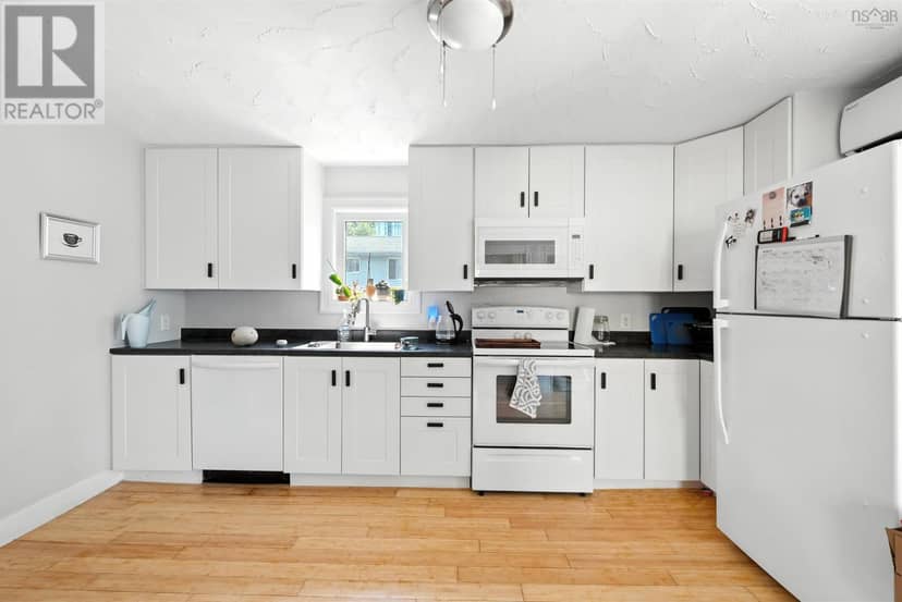 5651 Macara Street — photo 17 of 40