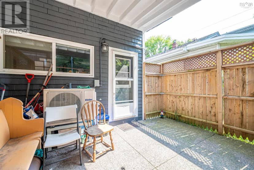5651 Macara Street — photo 7 of 40