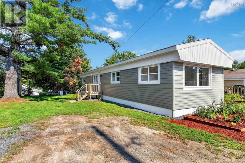 13 Hilltop Drive, Falmouth