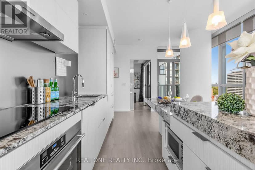 1801 - 101 Charles Street E — photo 18 of 33
