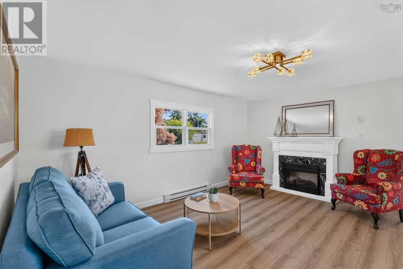 13 Hilltop Drive, Falmouth, photo 5