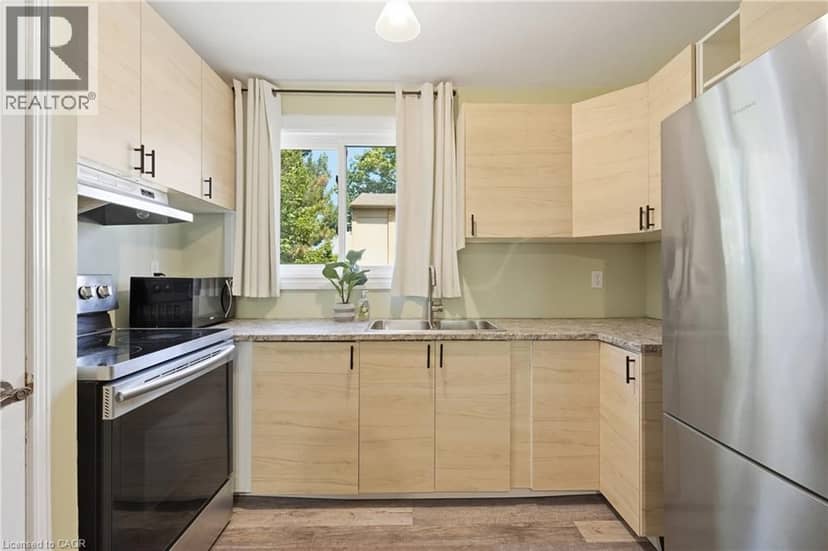 63 FONTHILL Road Unit# 14 — photo 15 of 35