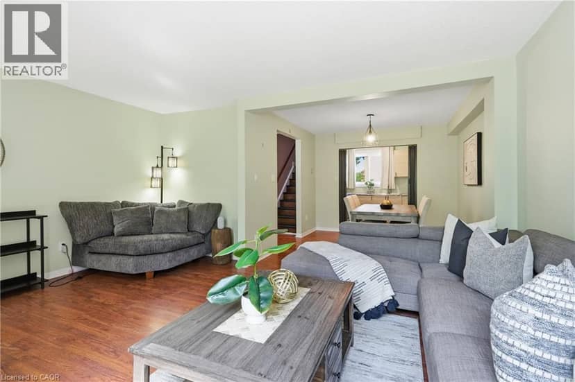 63 FONTHILL Road Unit# 14 — photo 11 of 35
