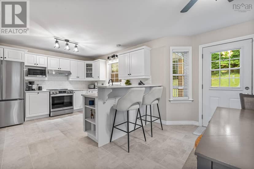 46 Meadow Drive — photo 9 of 40