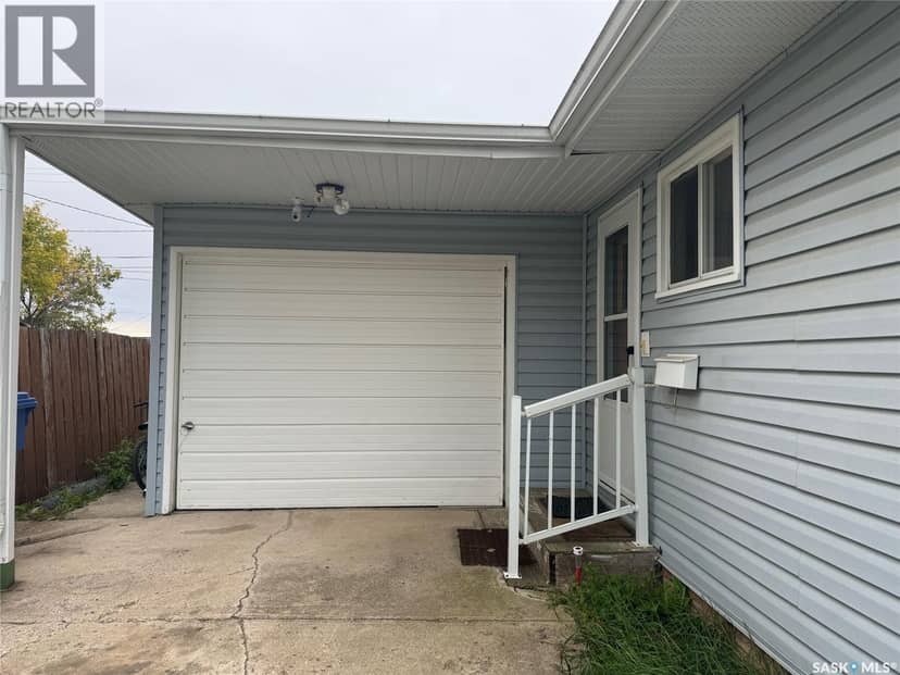 359 2nd AVENUE E, Melville, photo 3