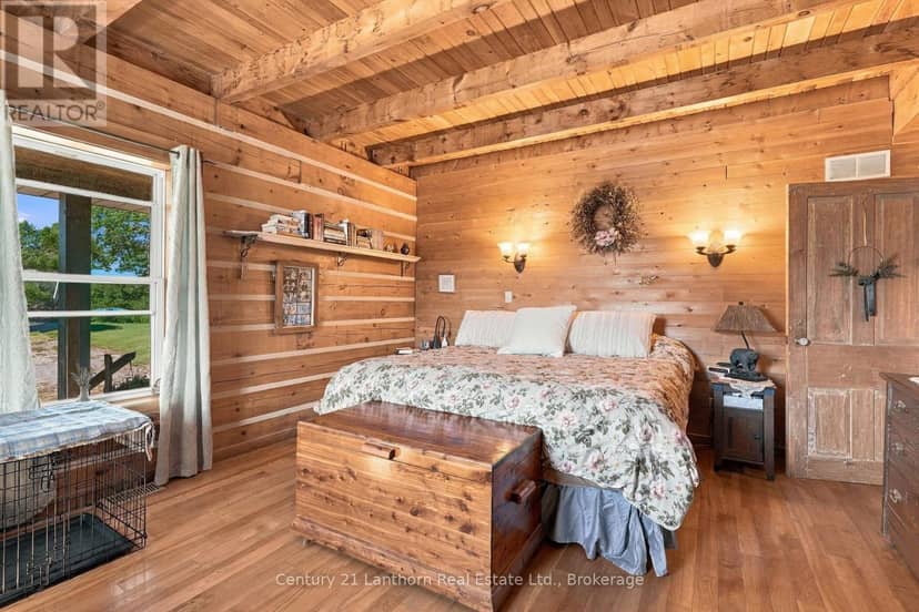 939 Kelly Road, Prince Edward County, photo 3