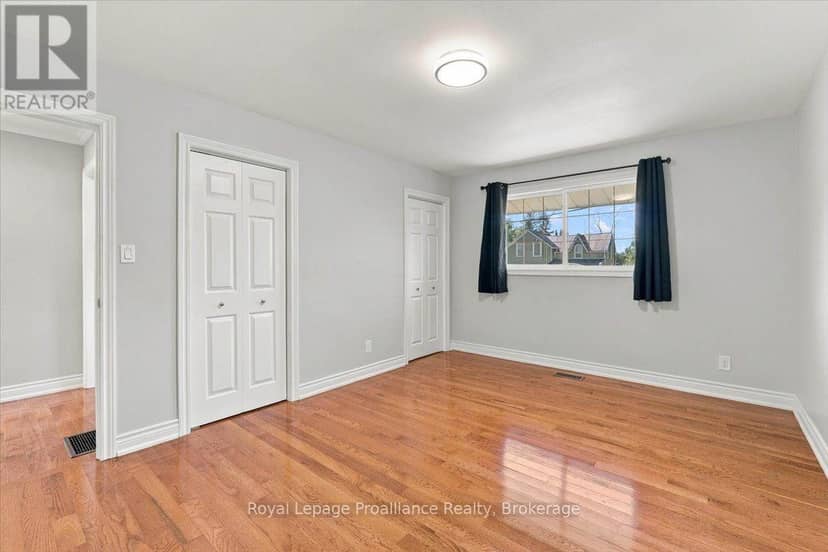 380 Ashley Street — photo 16 of 35