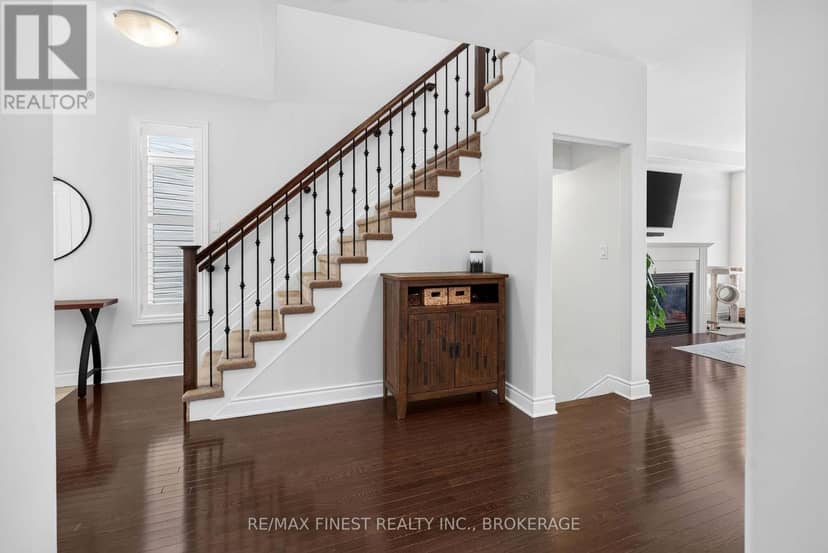 1593 Providence Crescent — photo 10 of 40