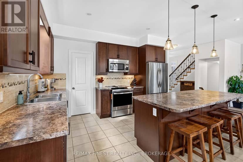 1593 Providence Crescent — photo 16 of 40