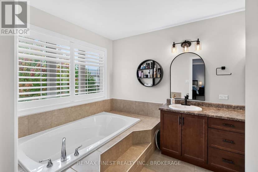 1593 Providence Crescent — photo 31 of 40