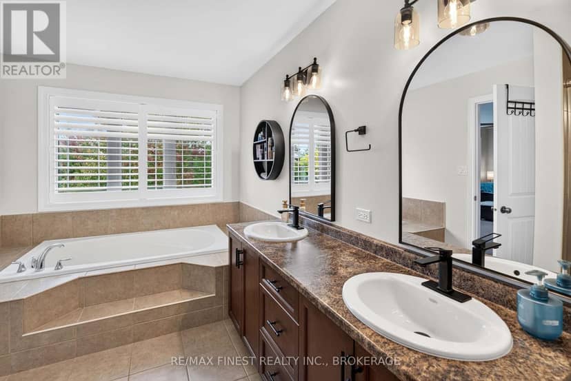1593 Providence Crescent — photo 32 of 40