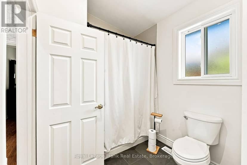 2 Crestwood Avenue — photo 23 of 40