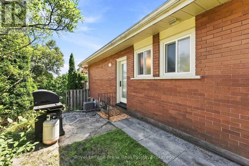 2 Crestwood Avenue — photo 33 of 40