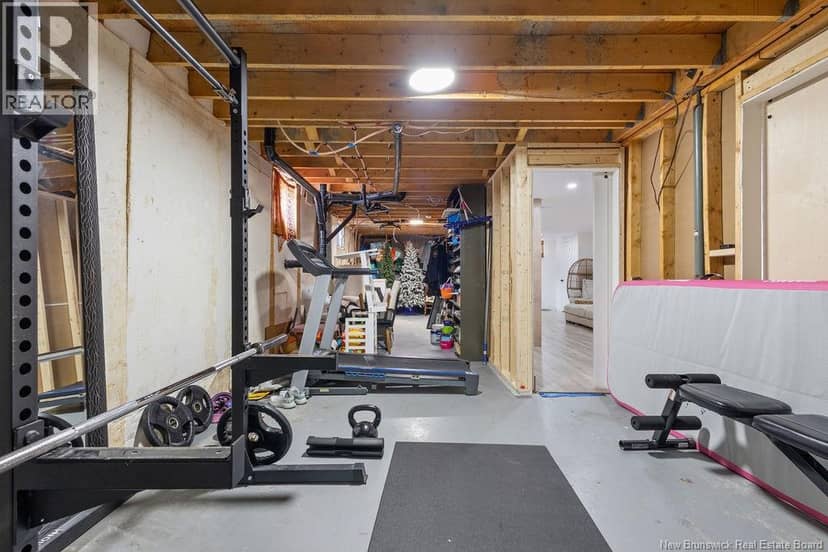 18 Golden Hawk Drive — photo 31 of 33