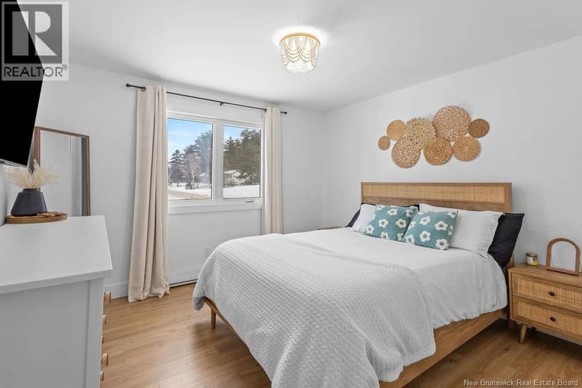 18 Golden Hawk Drive — photo 19 of 33