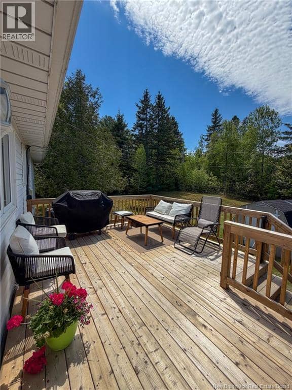 18 Golden Hawk Drive — photo 2 of 33