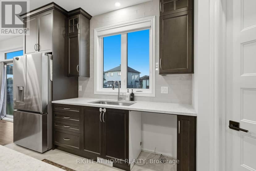 1334 Fribourg Street — photo 9 of 38