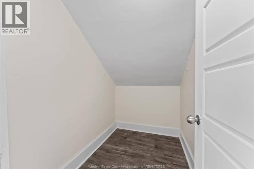 3185 Donnelly — photo 9 of 38