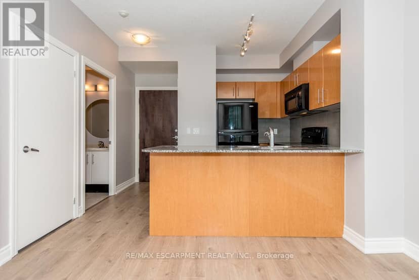 2903 - 16 Yonge Street — photo 2 of 20