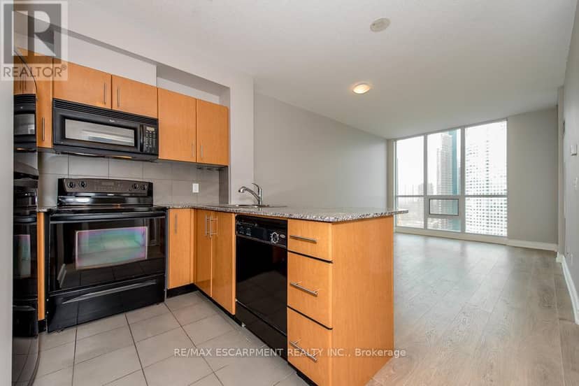 2903 - 16 Yonge Street — photo 3 of 20