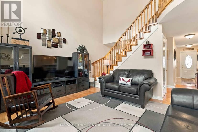 111 Watford Street — photo 19 of 40