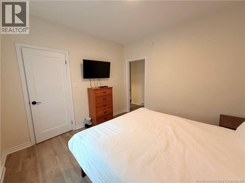 2843 King George Hwy — photo 22 of 30