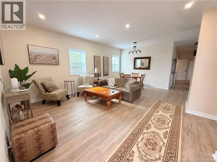 2843 King George Hwy — photo 11 of 30