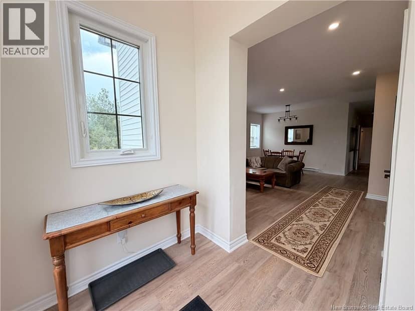 2843 King George Hwy — photo 9 of 30