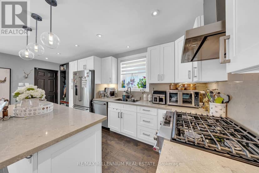 16 Sultana Avenue — photo 12 of 40