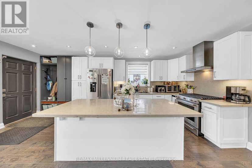 16 Sultana Avenue — photo 9 of 40