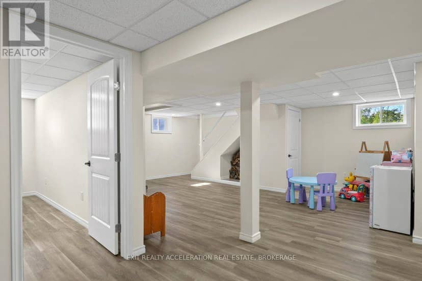504 Coronation Boulevard — photo 21 of 40