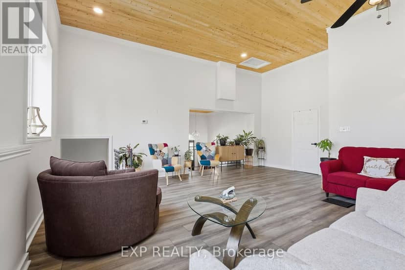 51181 Broadway Street — photo 11 of 40