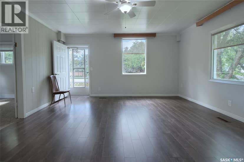 366 Central STREET, Central Butte, photo 3