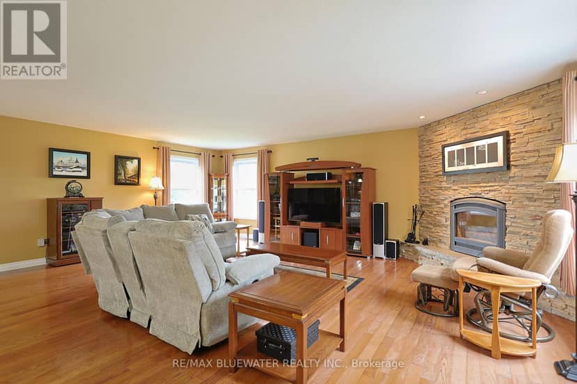 71837 Sunridge Crescent — photo 18 of 40