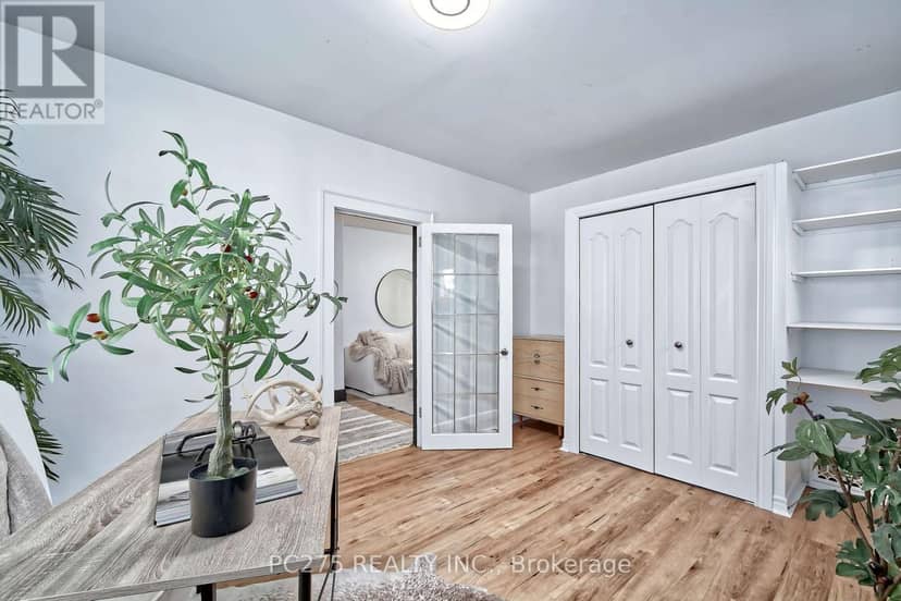 16 Barrington Avenue — photo 17 of 40