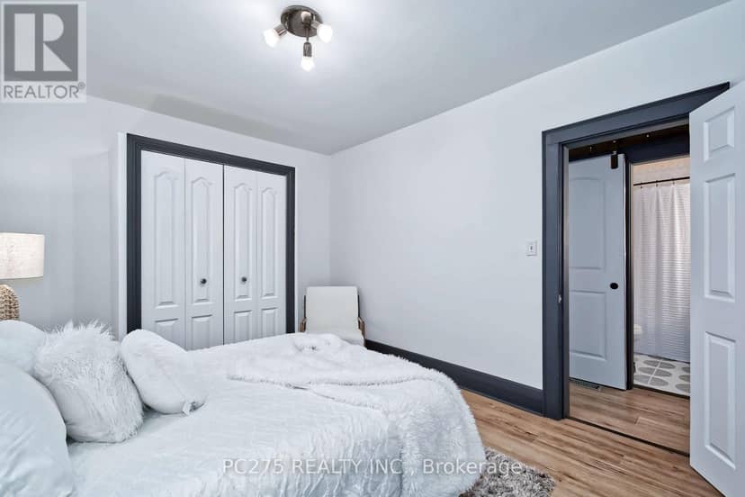 16 Barrington Avenue — photo 19 of 40