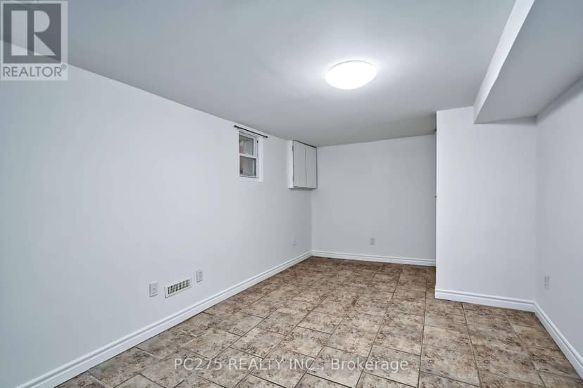 16 Barrington Avenue — photo 39 of 40