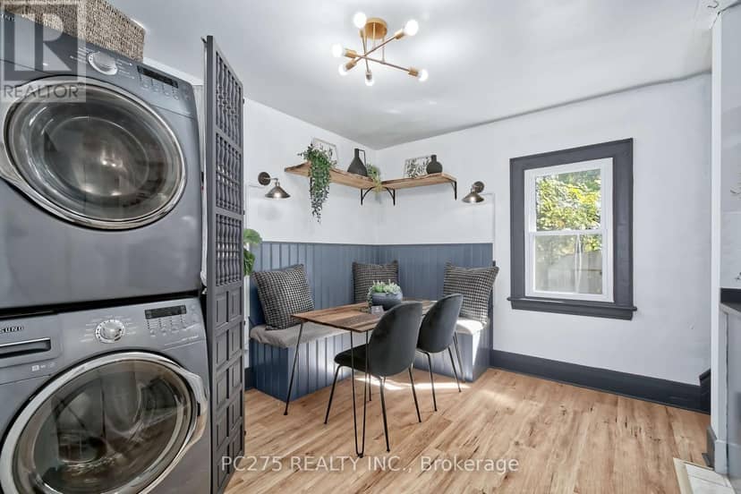 16 Barrington Avenue — photo 9 of 40