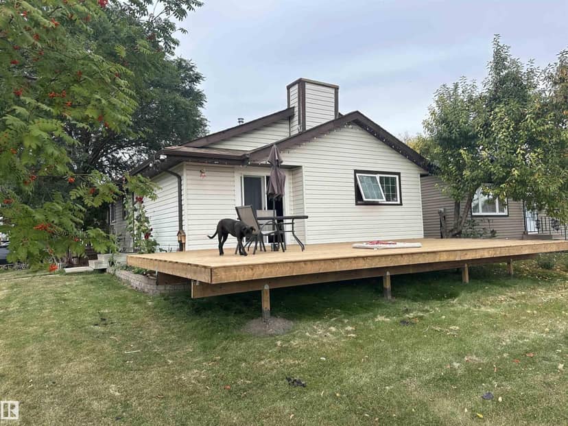 2104 145 AV NW, Edmonton, photo 2
