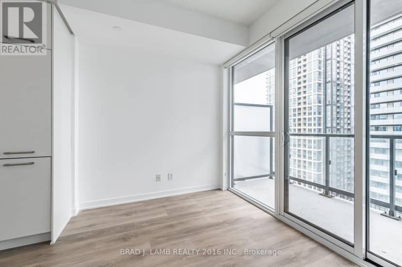 2810 - 87 Peter Street — photo 13 of 40